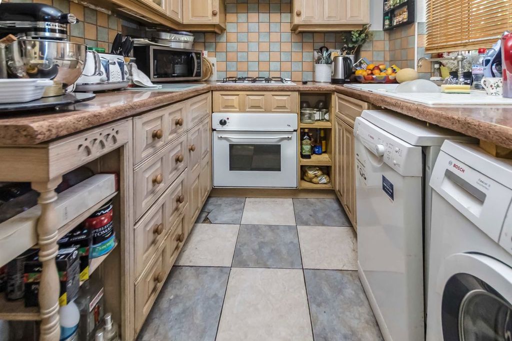 Property photo 3 of 4