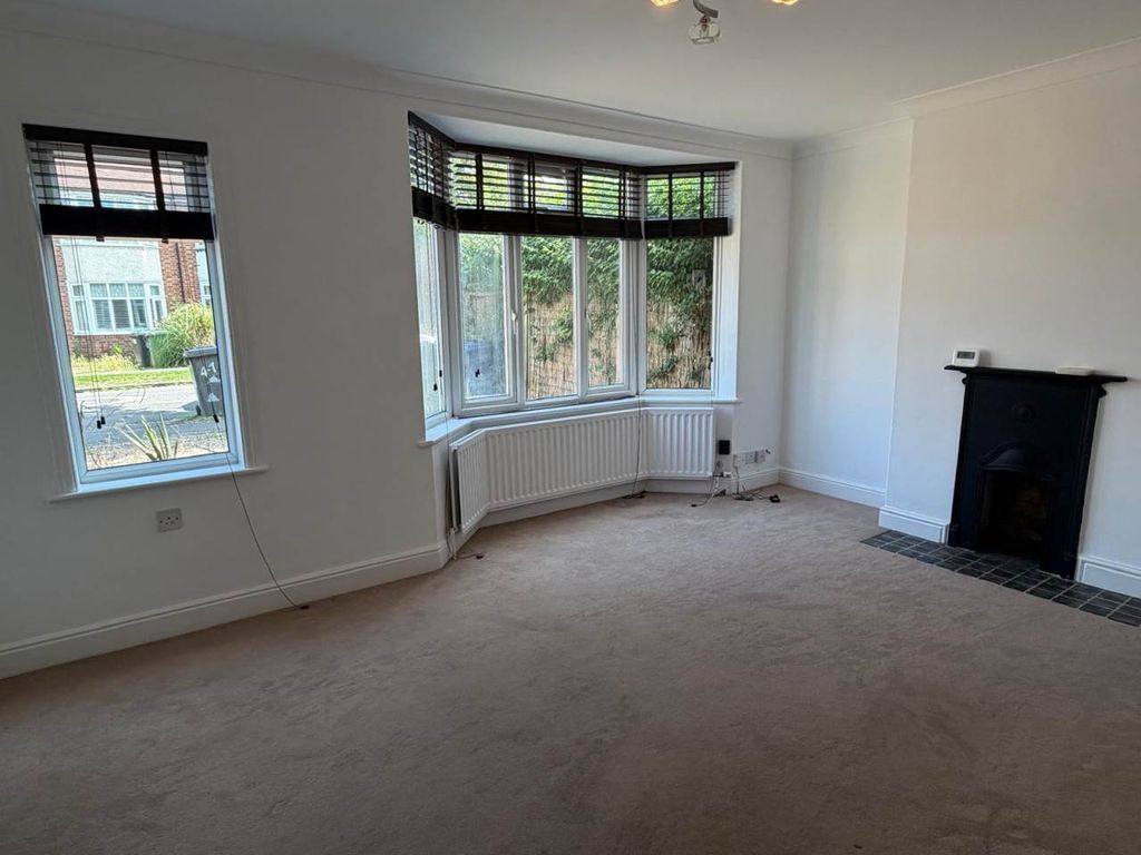Property photo 2 of 16 Lovell Road 41 Living Room 2 2026