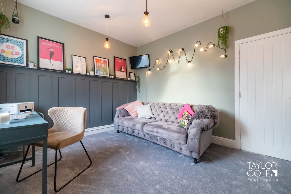 Property photo 2 of 34