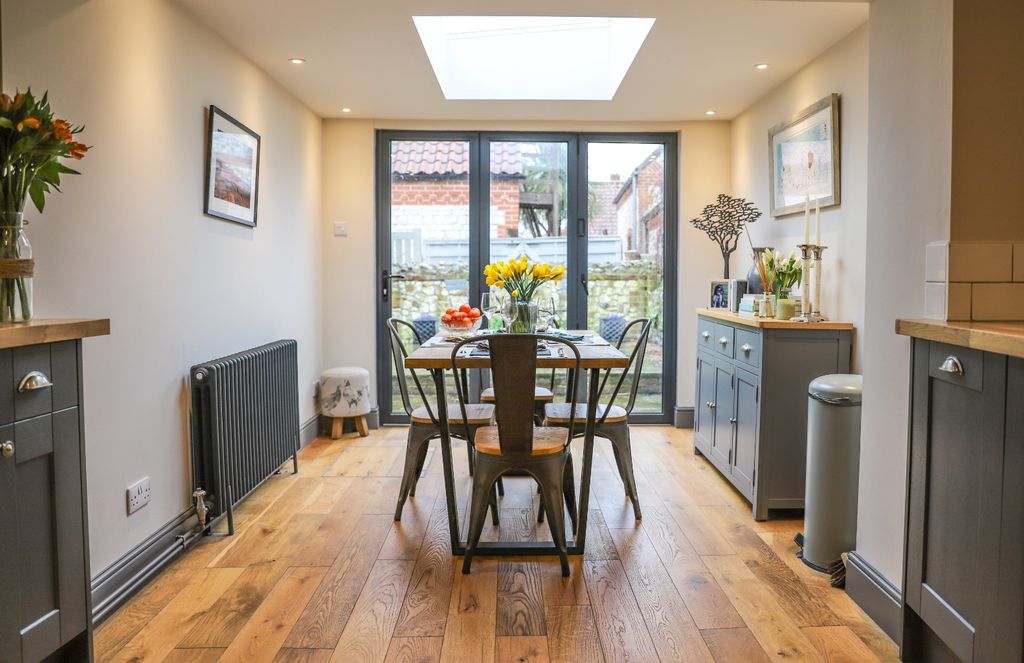 Property photo 2 of 11 3874874