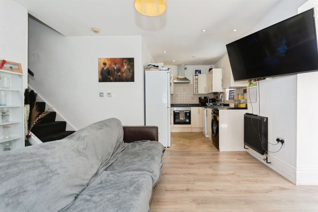 Property photo 2 of 16