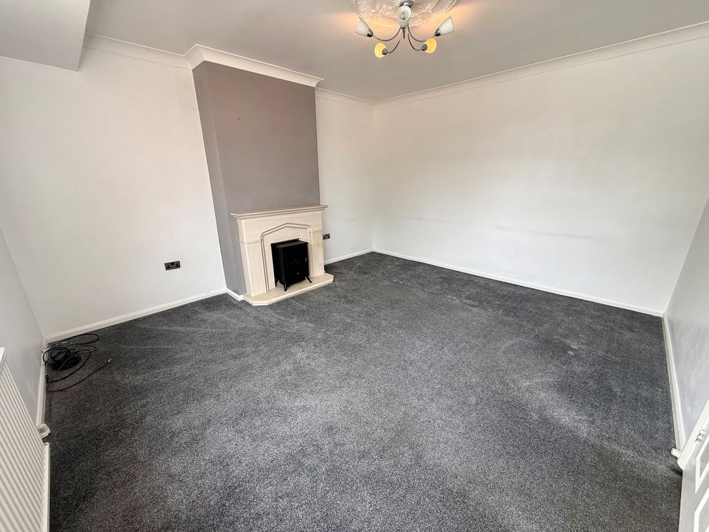 Property photo 2 of 14 Living Room