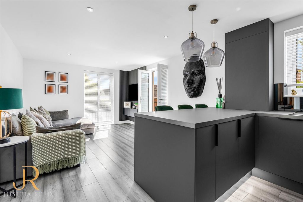 Property photo 2 of 15 Internal-10.Jpg