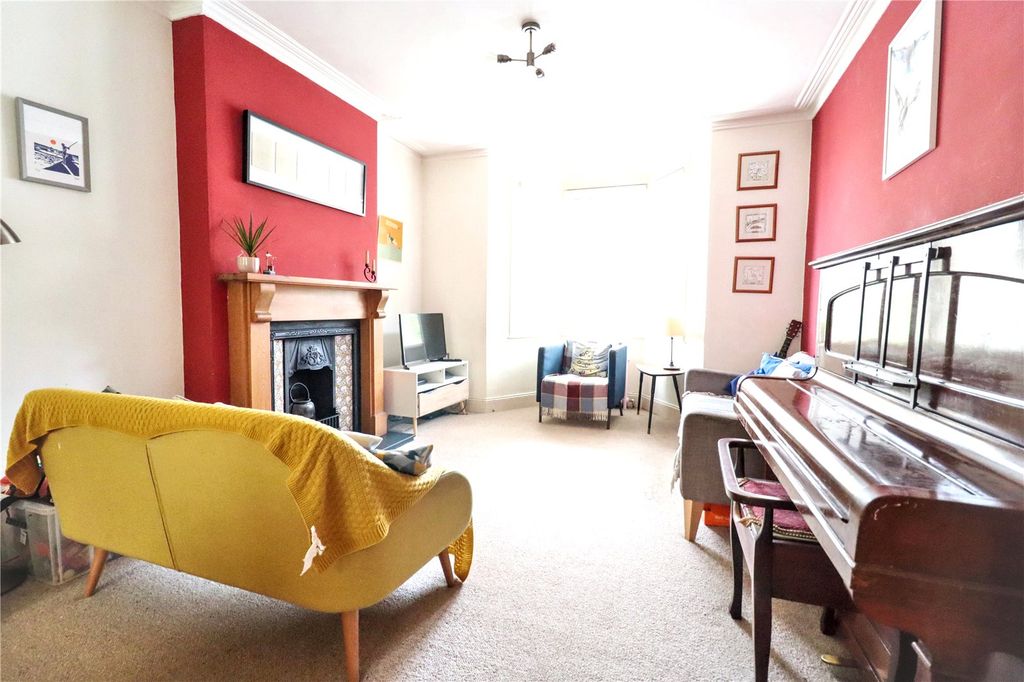 Property photo 2 of 17 Picture No. 01