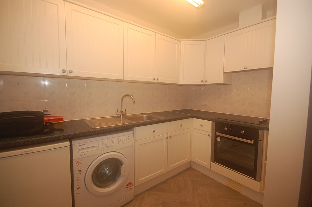 Property photo 2 of 5 Kitchen