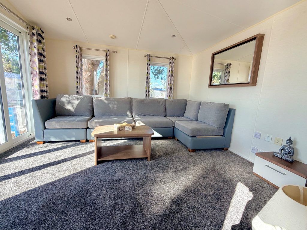 Property photo 2 of 8 Willerby Chamberry 2015 Car0064713 147956296.Jpeg
