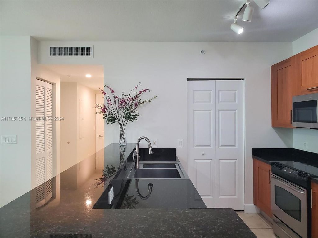 Property photo 3 of 14 <Alttext/>