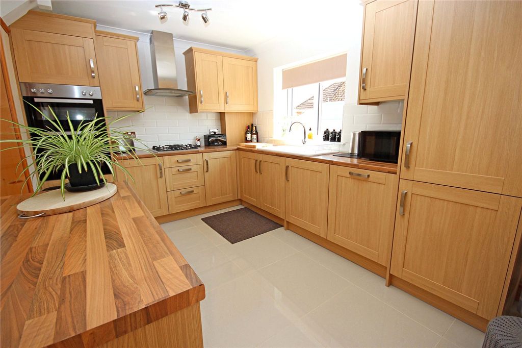 Property photo 2 of 15 Kitchen