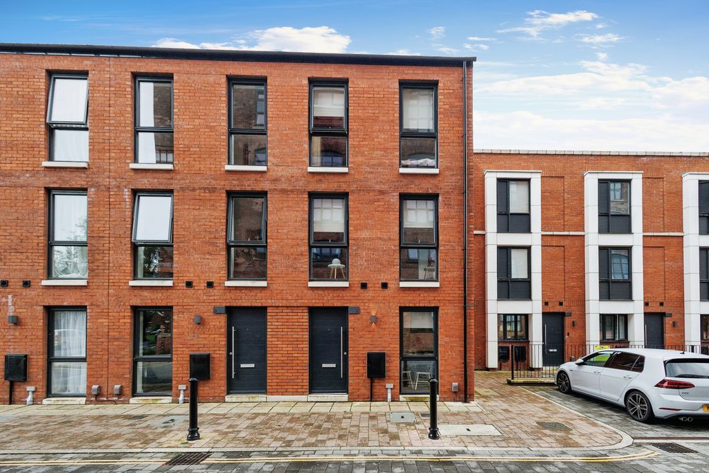 Property photo 1 of 14 Outside