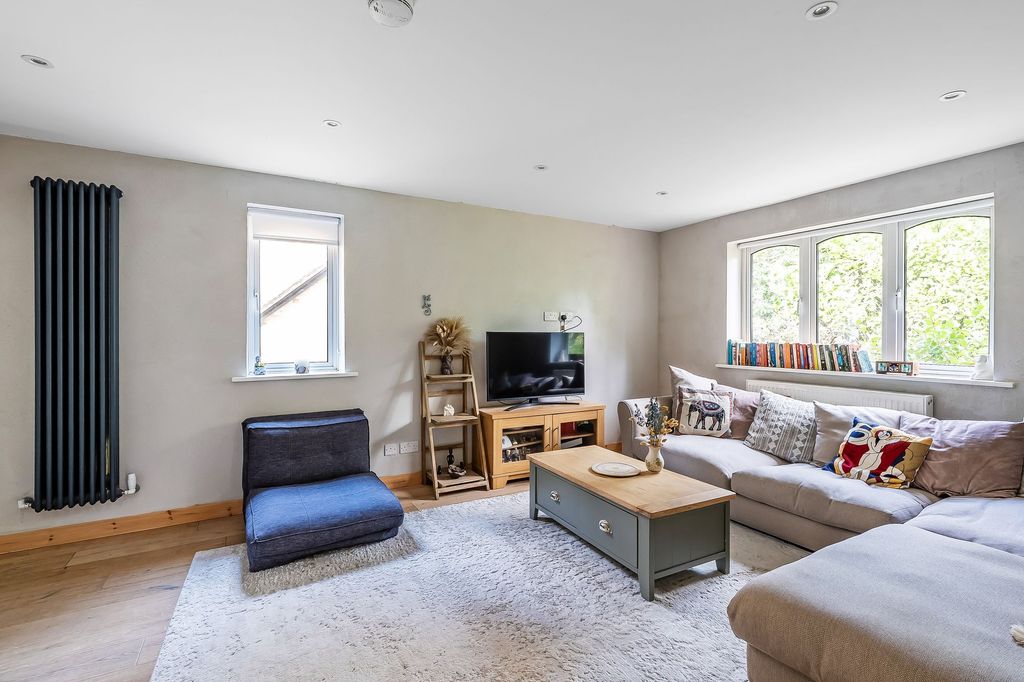 Property photo 2 of 24