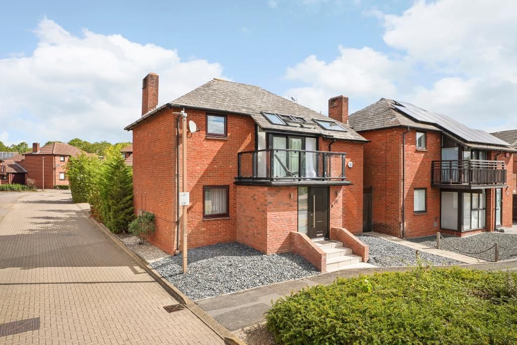 Property photo 1 of 32
