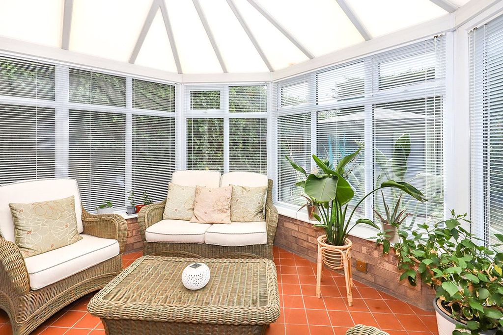 Property photo 3 of 14 Conservatory