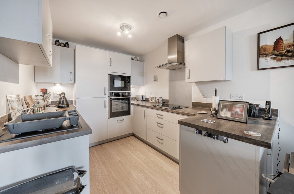 Property photo 3 of 12 1419849-15-699Da8...