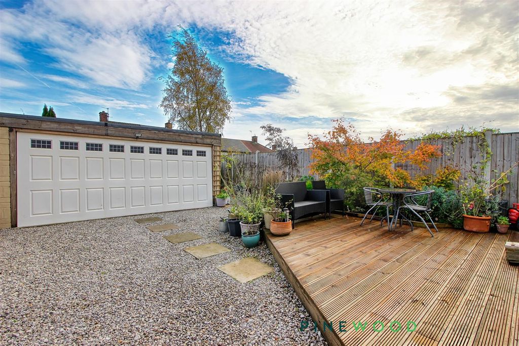 Property photo 2 of 28 Rear Garden