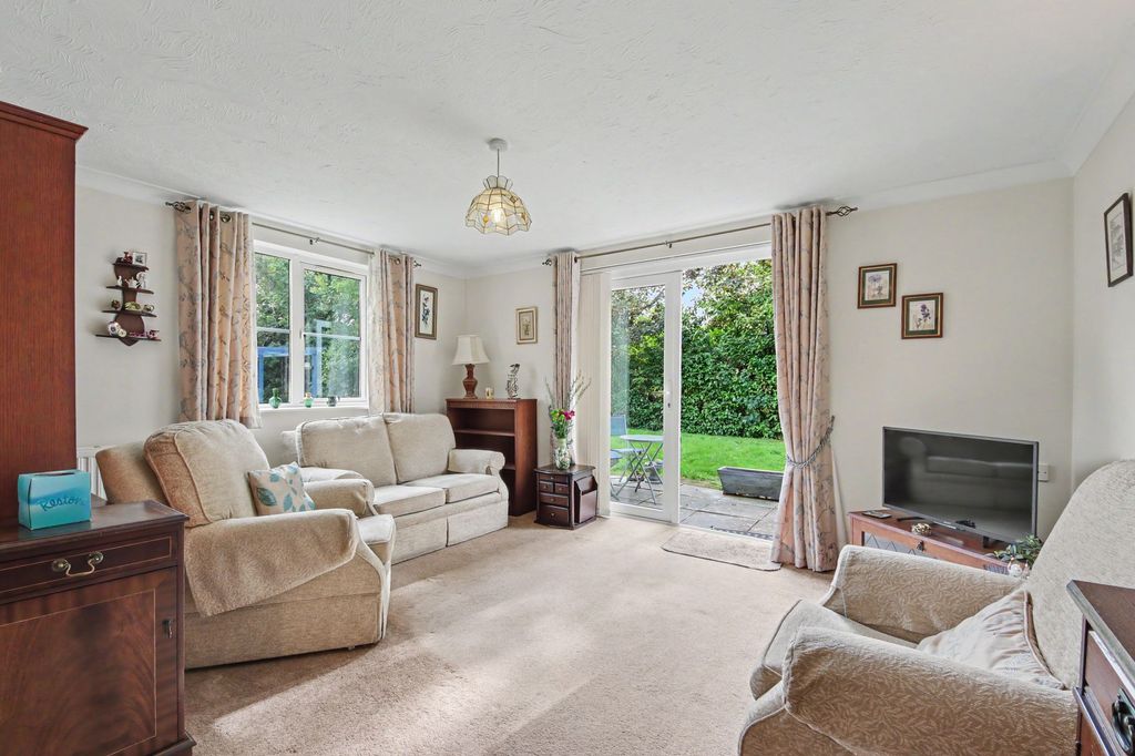 Property photo 2 of 11
