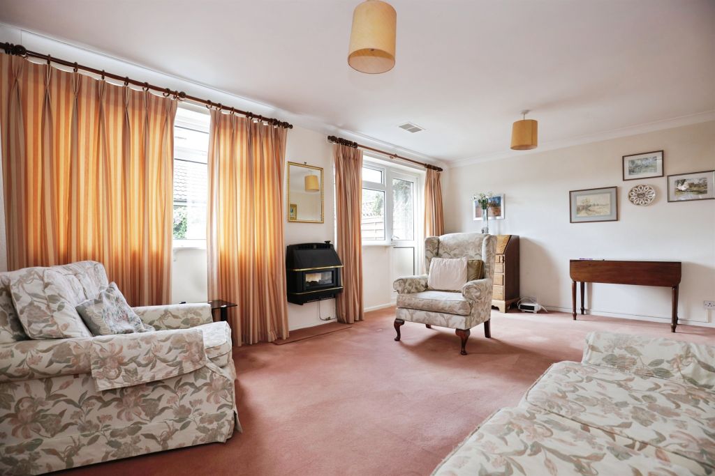 Property photo 3 of 17