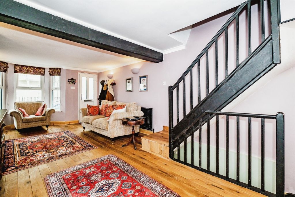 Property photo 3 of 19