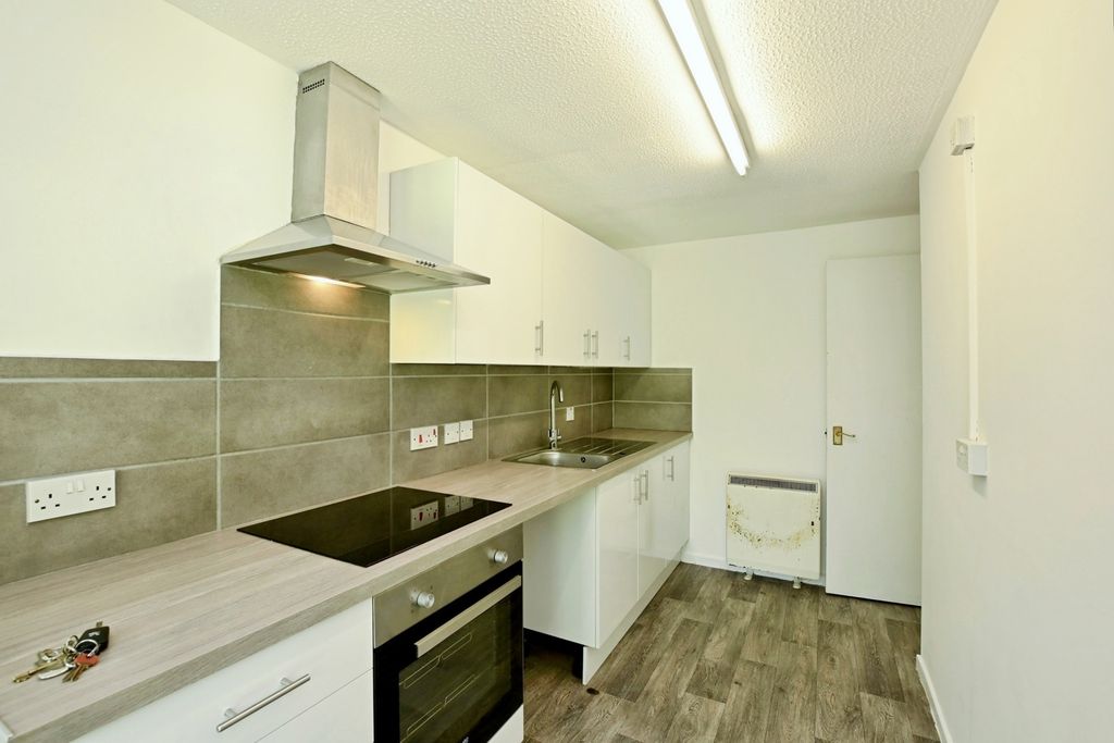 Property photo 3 of 9 Pbox-Img.Jpg