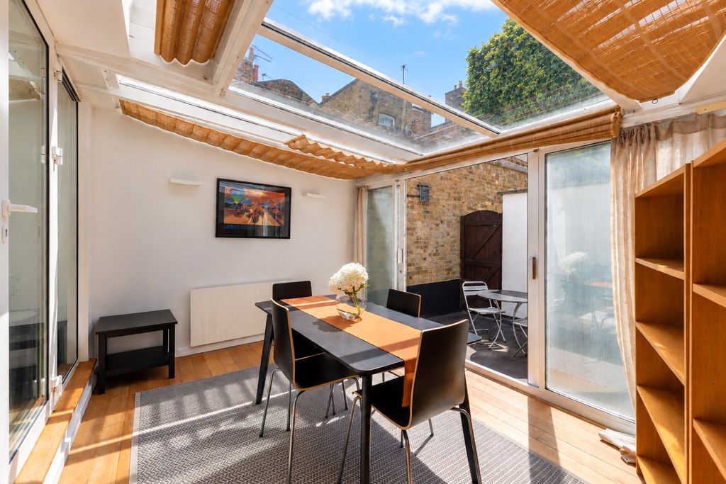 Property photo 1 of 16 Conservatory