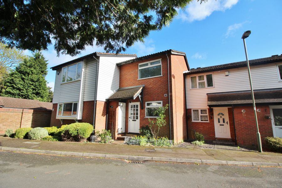 Property photo 1 of 11 2 Bed Mid Terraced