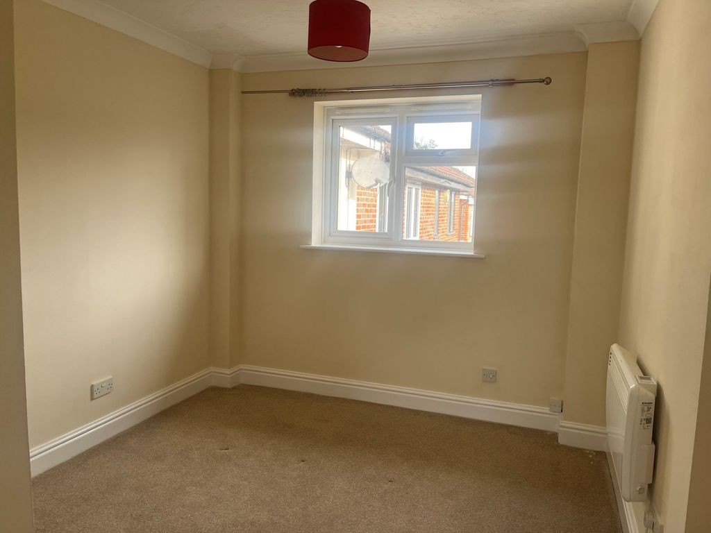 Property photo 3 of 8