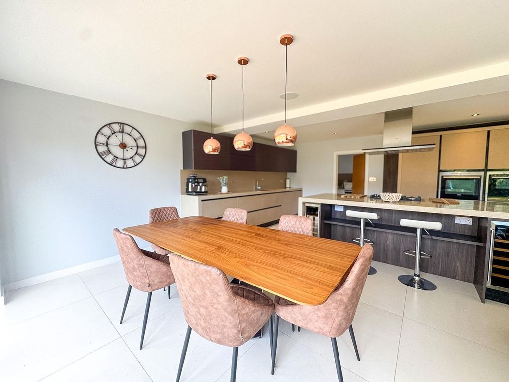 Property photo 3 of 39