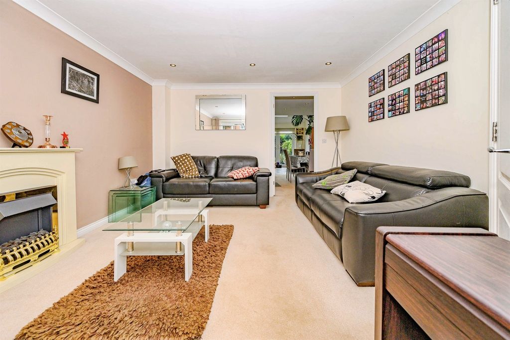 Property photo 3 of 17