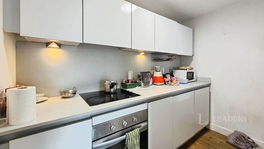 Property photo 2 of 11 Pbox-Img.Jpg