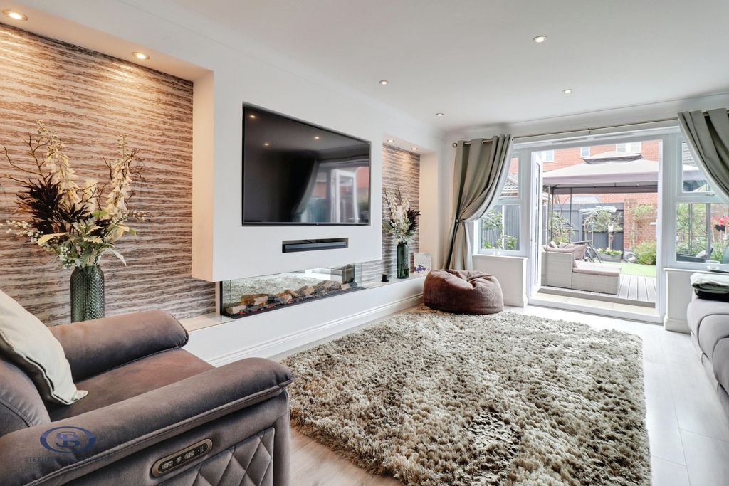 Property photo 3 of 31 Pbox-Img.Jpg