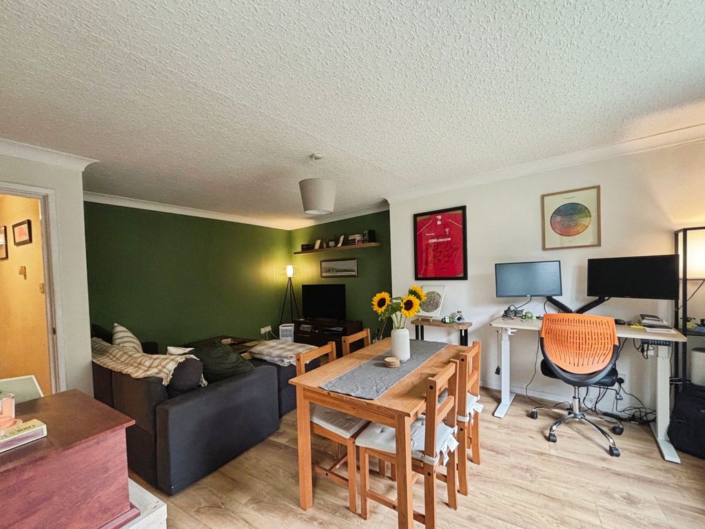 Property photo 2 of 12 Pbox-Img.Jpg