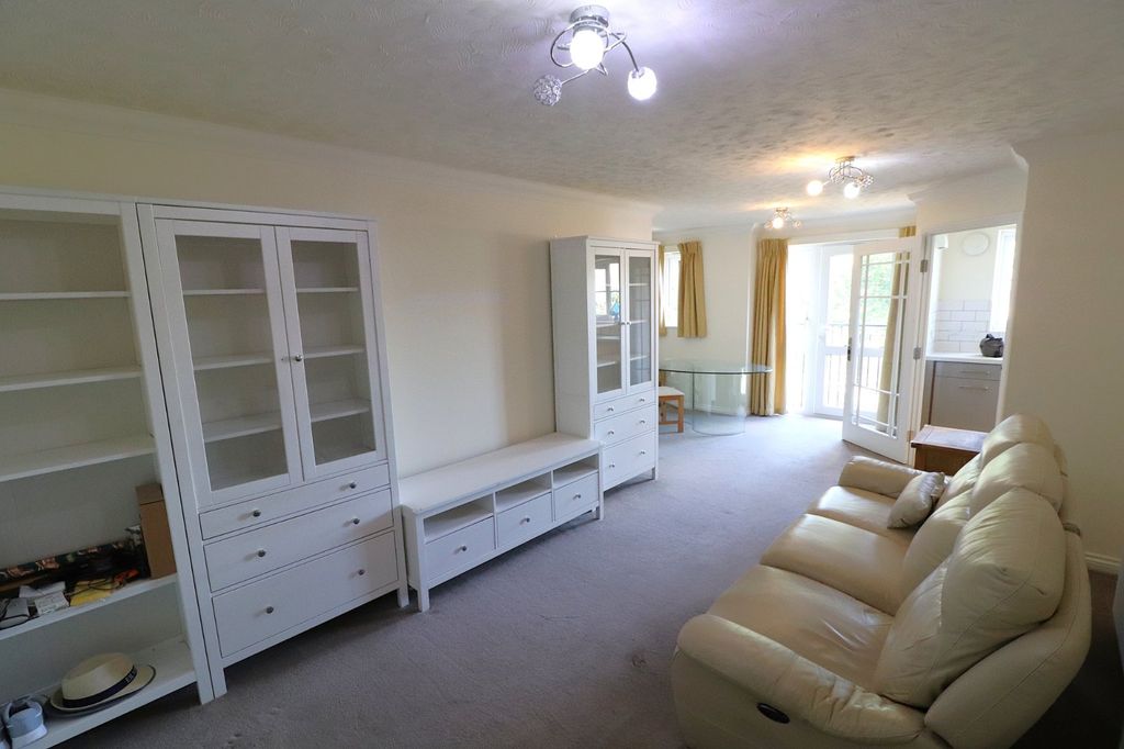 Property photo 2 of 21 Picture No. 27