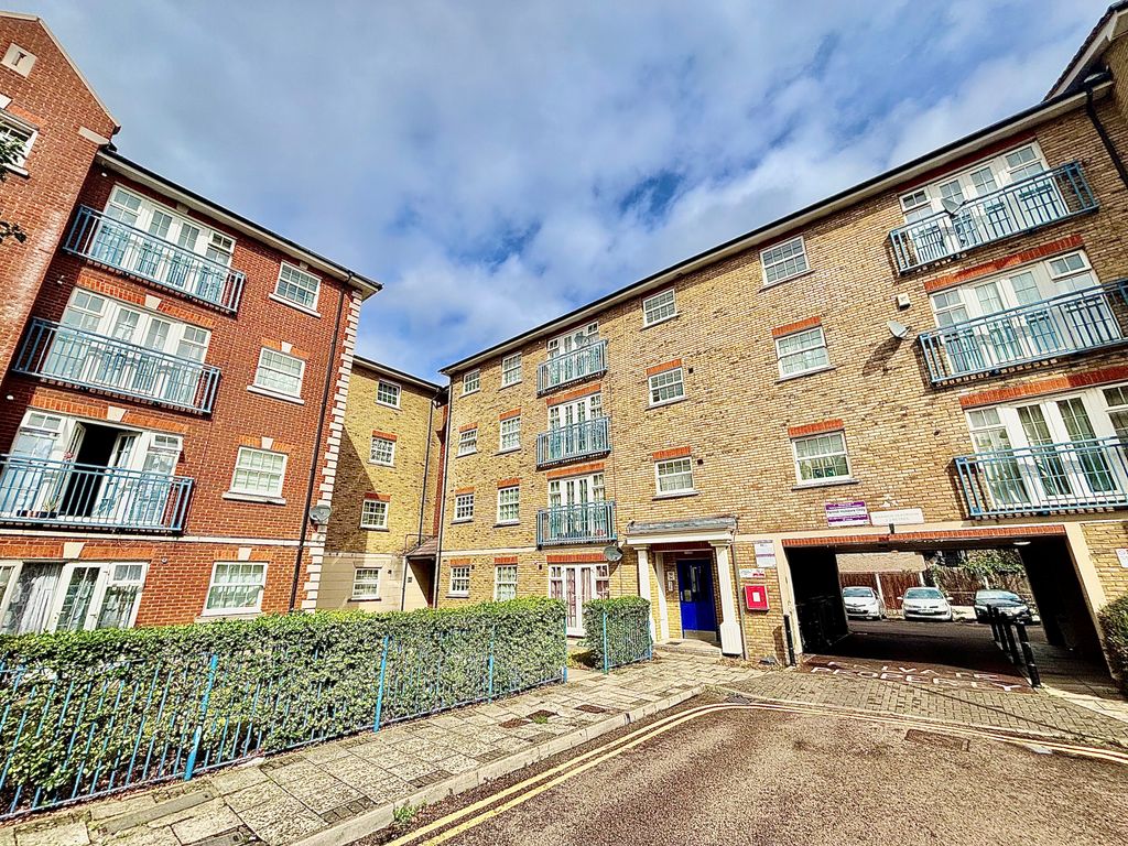 Property photo 3 of 8