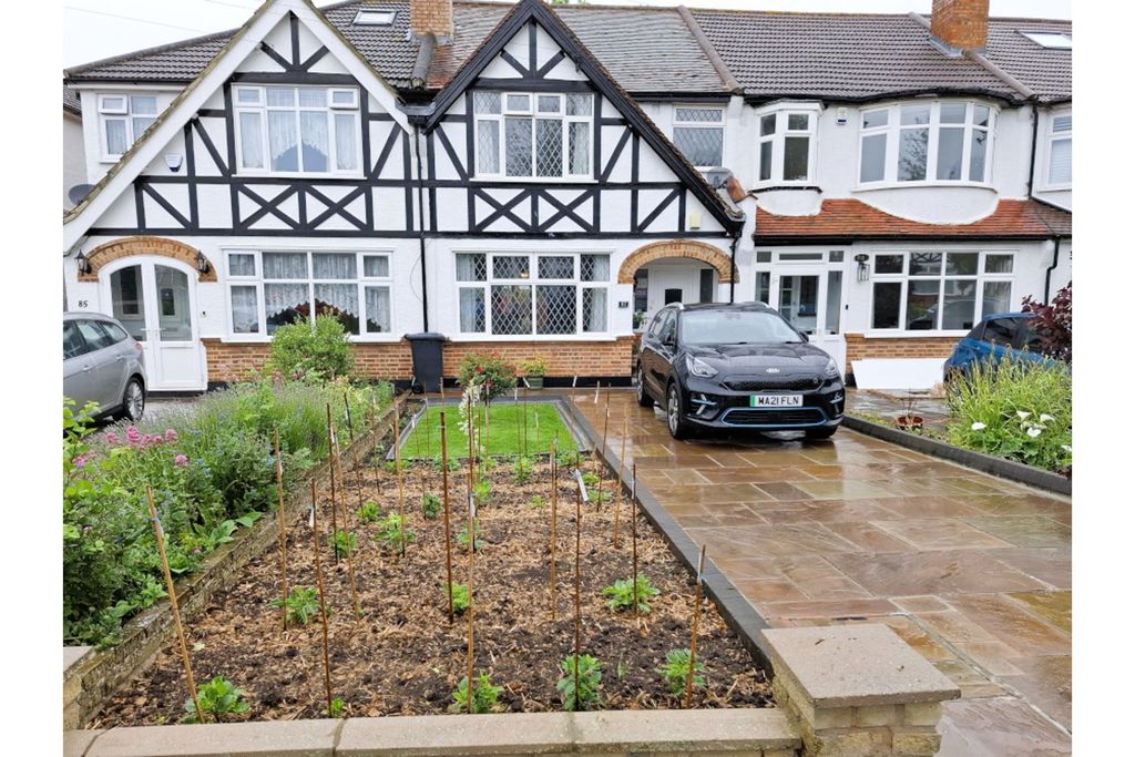 Property photo 2 of 19