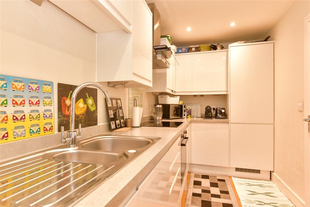 Property photo 1 of 8 Kitchen
