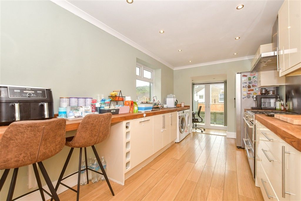 Property photo 3 of 16 Kitchen/ Breakfast Area