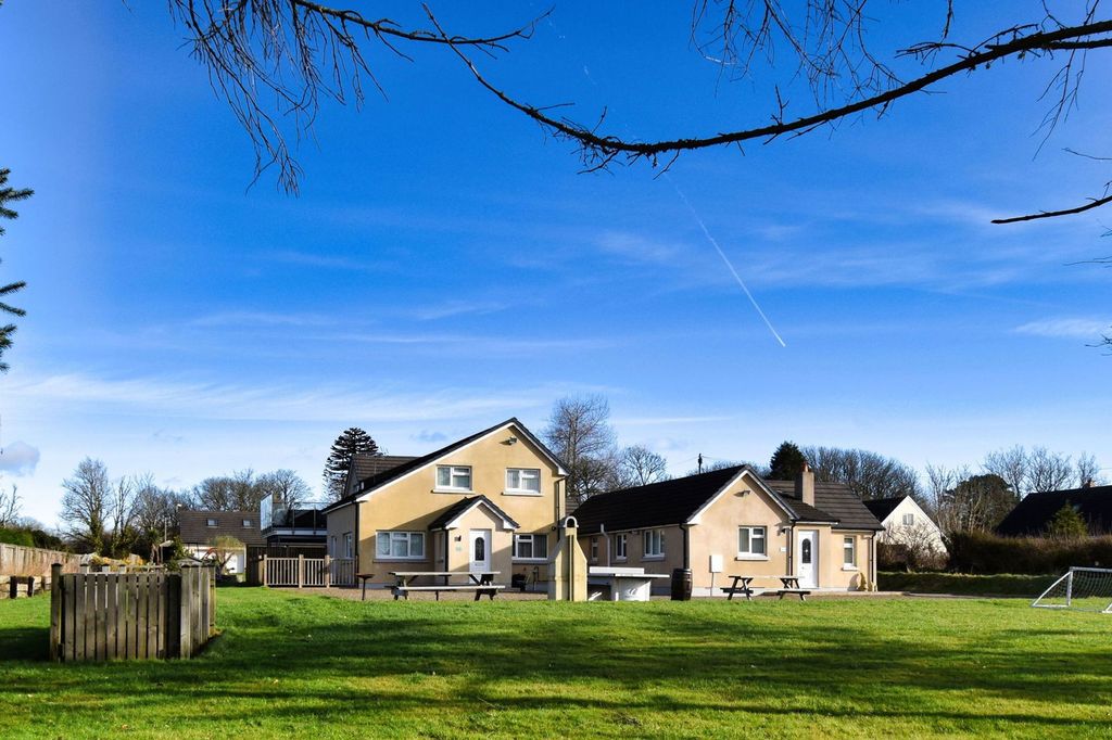 Property photo 3 of 48