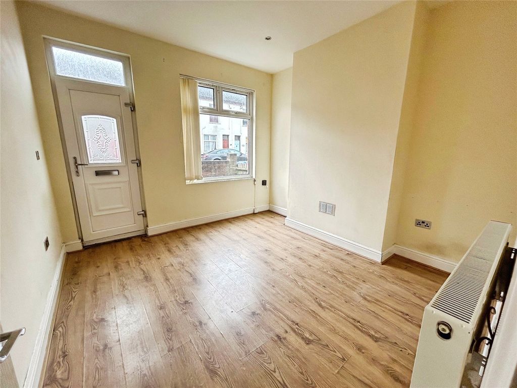 Property photo 2 of 9 Picture No. 06