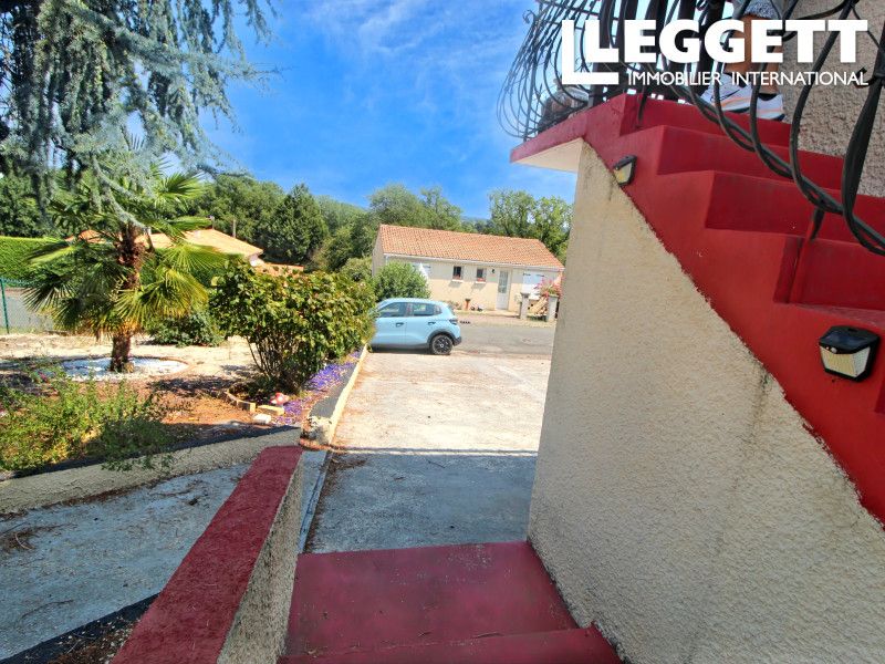 Property photo 2 of 10