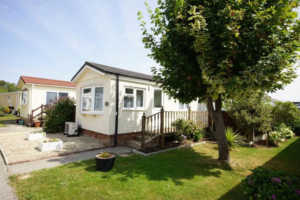 Property photo 2 of 20