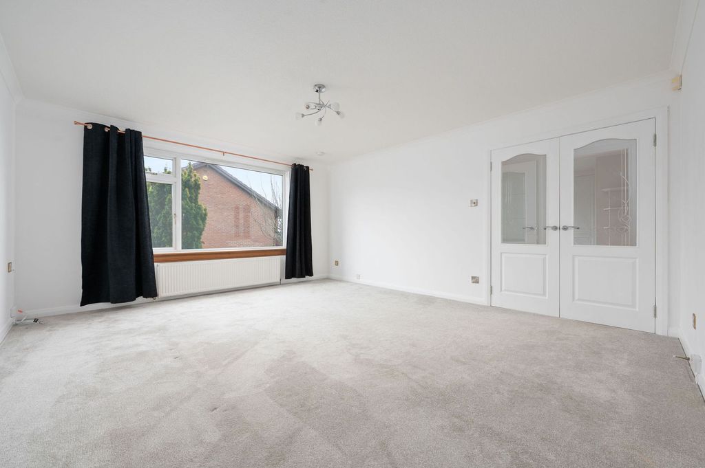 Property photo 3 of 27