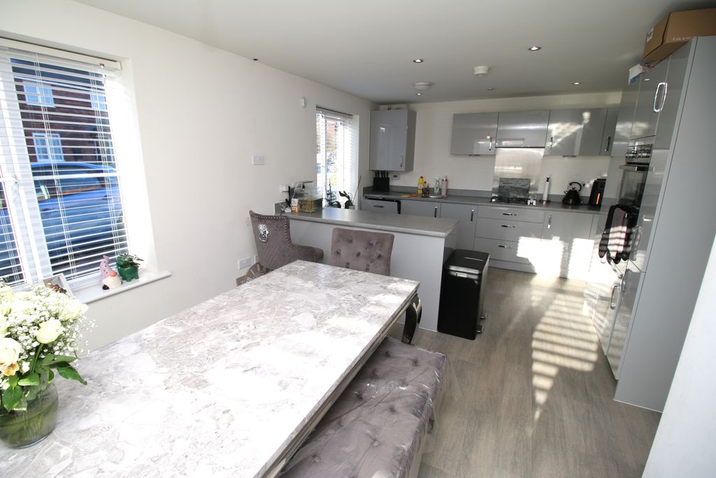 Property photo 3 of 15 Img_7159