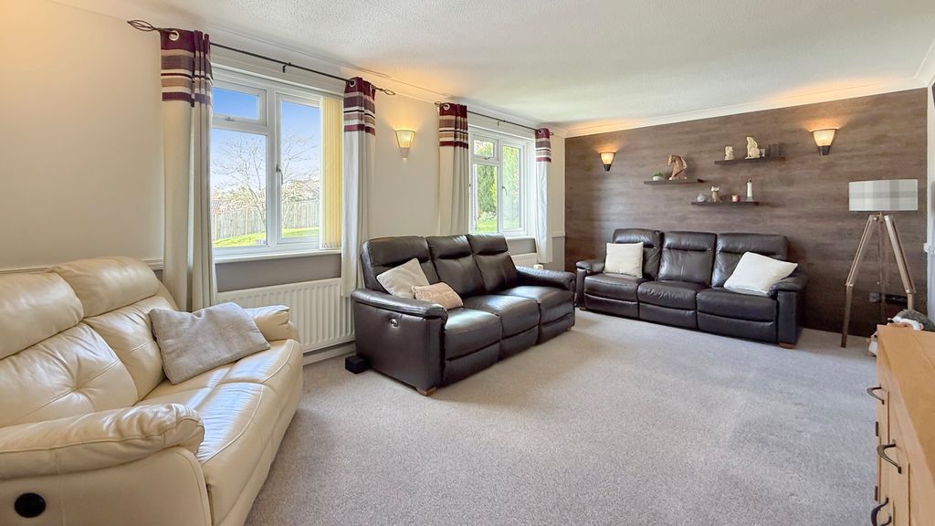 Property photo 3 of 20