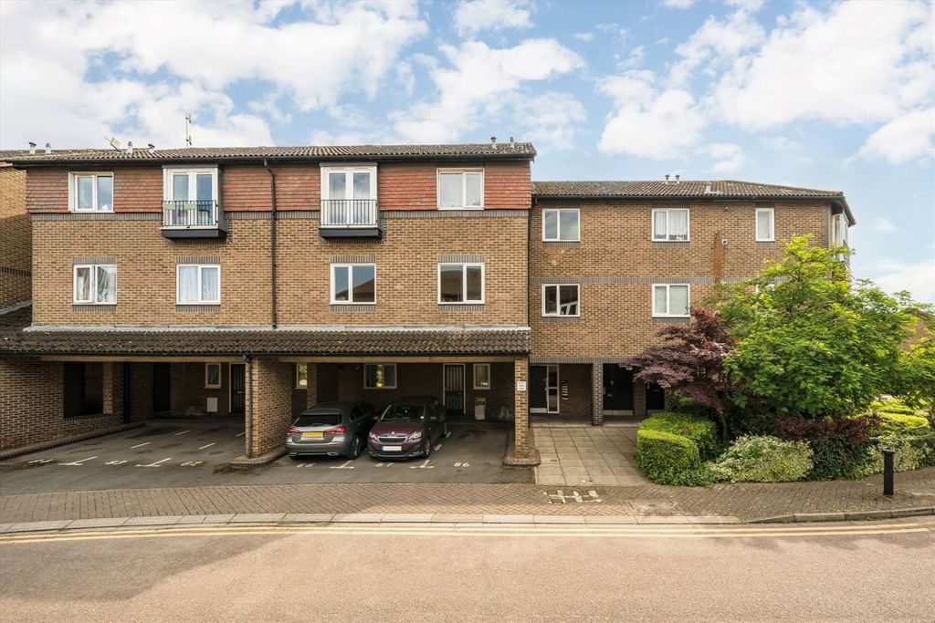 Property photo 1 of 6