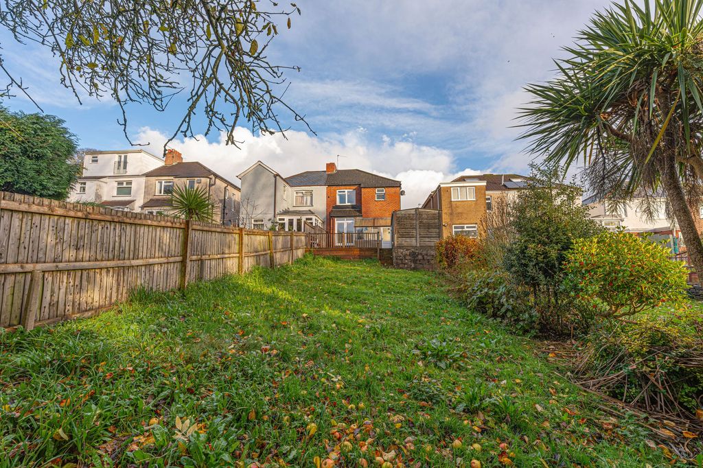 Property photo 2 of 30