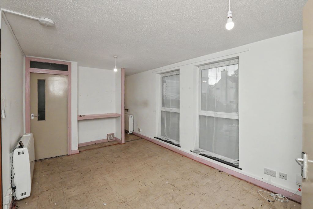 Property photo 2 of 11 5 All Saints Gardens, All Saints Road, Clifton, Bristol, Bs8 2Jd