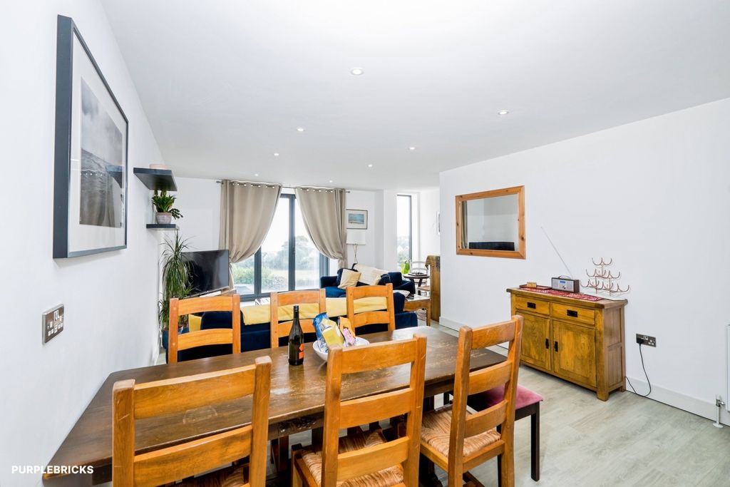 Property photo 2 of 29