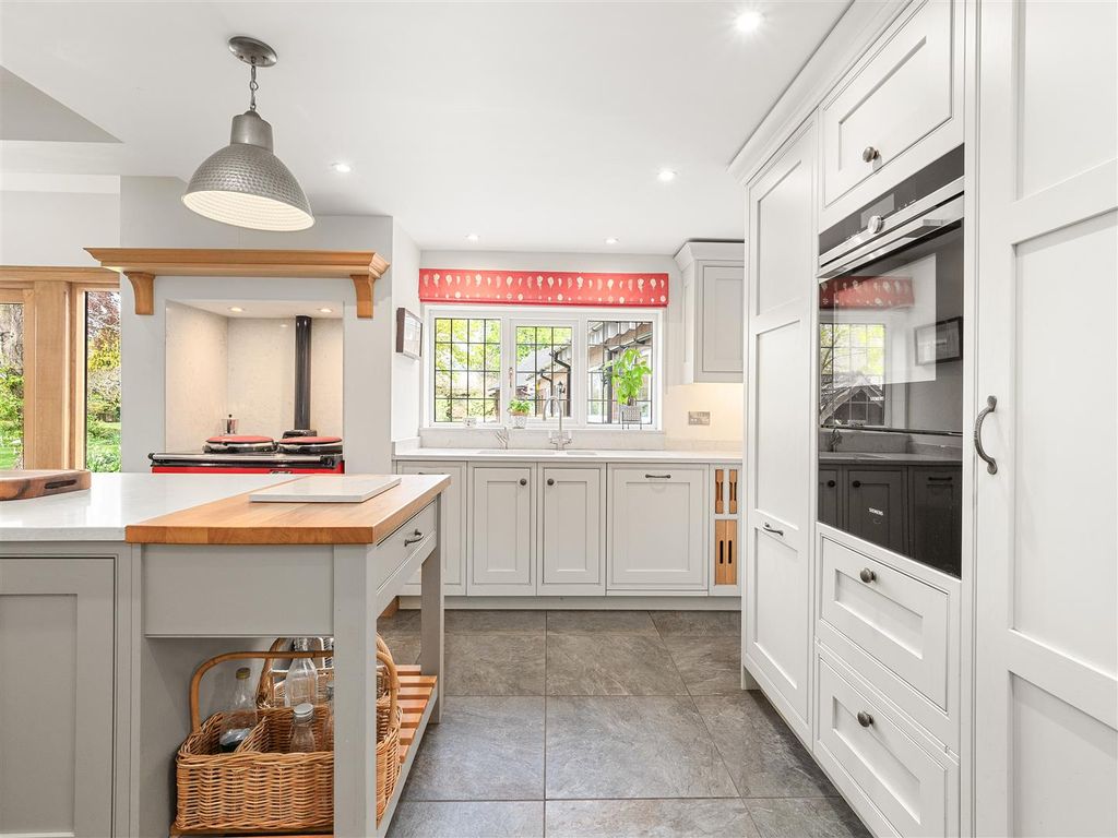 Property photo 3 of 51 Clearwell House-39.Jpg