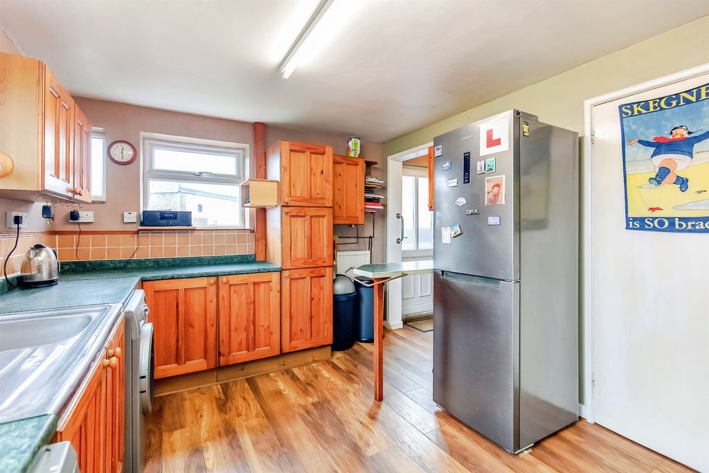 Property photo 3 of 20