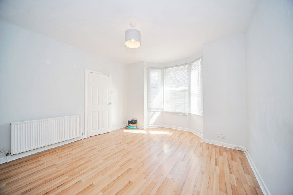 Property photo 2 of 15 Pbox-Img.Jpg