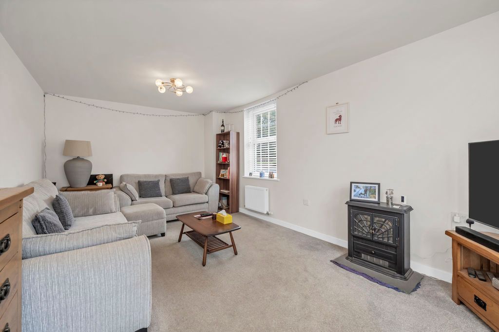 Property photo 3 of 18 Sitting Room